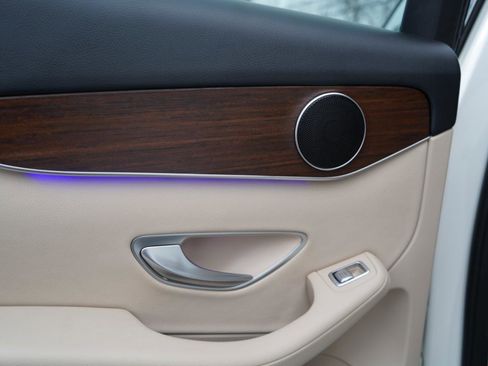 Used 2022 Mercedes-Benz GLC 300 4MATIC w/ Premium Package Lite image 43