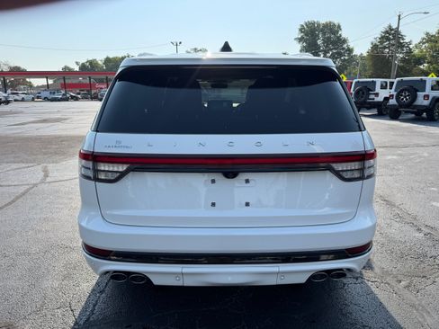 Used 2025 Lincoln Aviator Reserve w/ Luxury Package RWD image 6