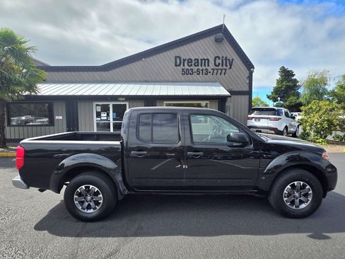 Used 2016 Nissan Frontier SV AWD/4WD image 3