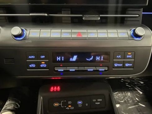 Used 2024 Hyundai Kona Limited image 30