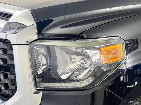 Used 2021 Toyota Tundra SR5 w/ SR5 Leather Package image 11