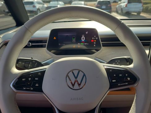Used 2025 Volkswagen ID. Buzz 1st Edition image 54