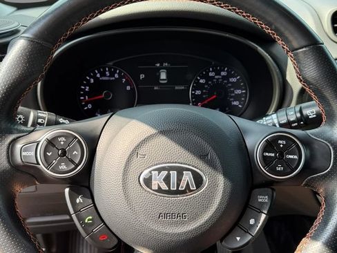 Used 2018 Kia Soul ! FWD image 24
