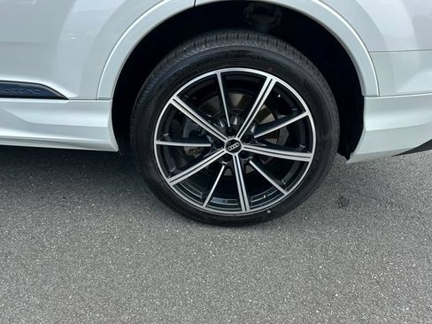 Used 2020 Audi Q7 3.0T Premium Plus AWD/4WD image 38