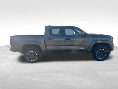 Used 2025 Toyota Tacoma TRD Sport image 6