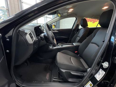 Used 2018 MAZDA MAZDA3 Sport FWD image 11