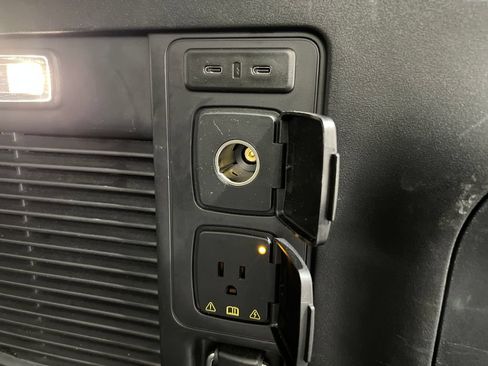 Used 2025 Ford Expedition Platinum AWD/4WD image 53