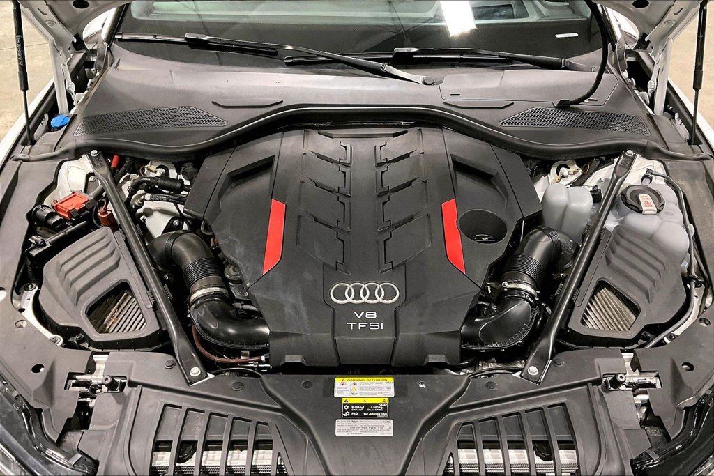 Used 2025 Audi S8 w/ Executive Package AWD/4WD image 31