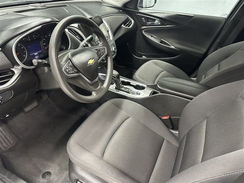 Used 2023 Chevrolet Malibu LT FWD image 2