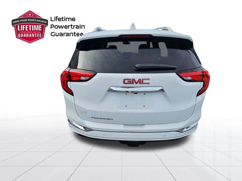 Used 2020 GMC Terrain Denali w/ Denali Premium Package FWD image 8