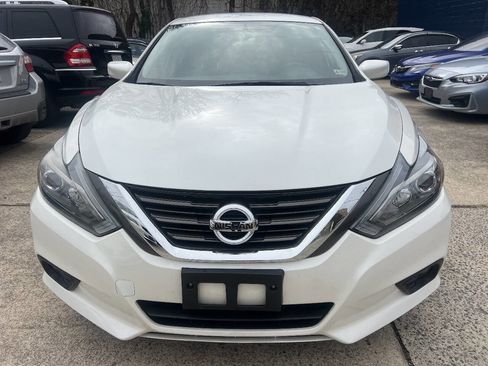 Used 2016 Nissan Altima 2.5 SR image 2