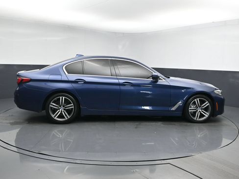 Used 2021 BMW 530i xDrive w/ Convenience Package AWD/4WD image 3