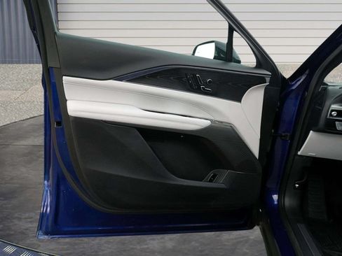 Used 2024 Cadillac Lyriq Luxury RWD image 15
