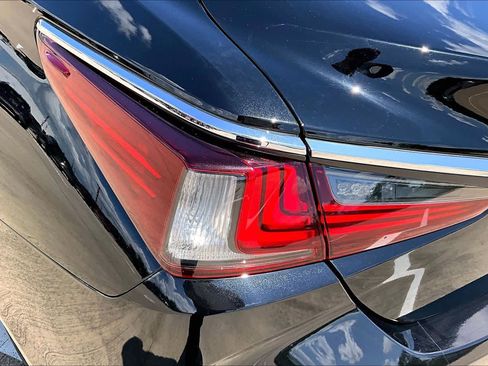 Used 2019 Lexus ES 350 w/ Accessory Package 2 FWD image 28