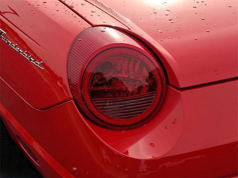 Used 2005 Ford Thunderbird image 14