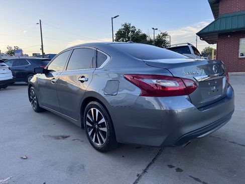 Used 2018 Nissan Altima 2.5 SV FWD image 14