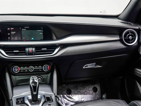 Used 2023 Alfa Romeo Stelvio Veloce AWD/4WD image 18
