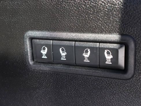 Used 2024 Jeep Wagoneer Series III AWD/4WD image 68