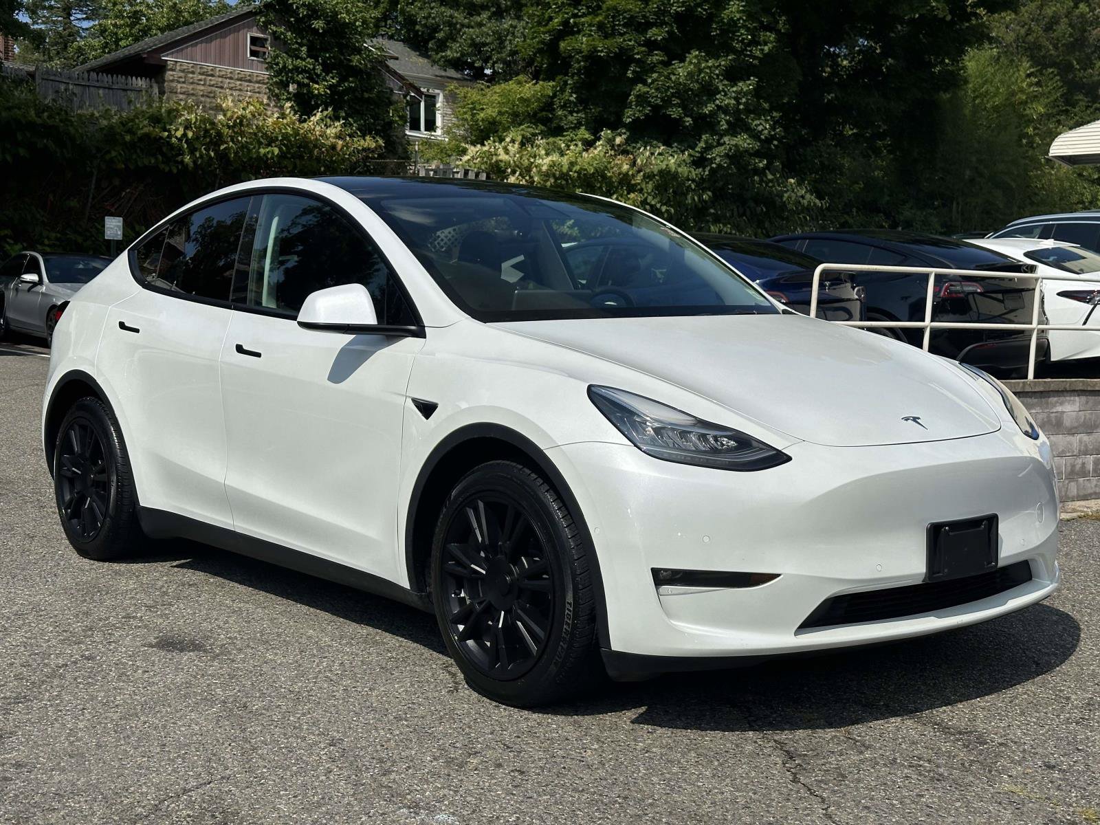 Used 2021 Tesla Model Y Long Range AWD/4WD image 1