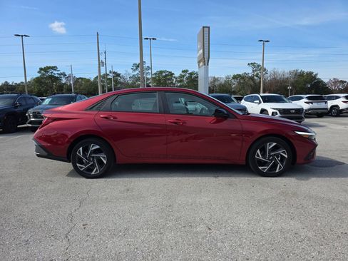 New 2025 Hyundai Elantra SEL image 2