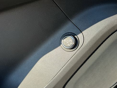 Used 2018 GMC Acadia SLE w/ Driver Alert Package I image 12