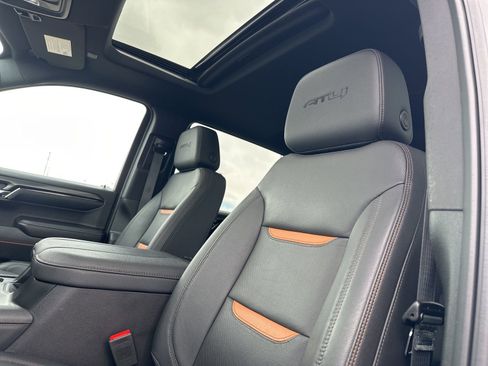 Used 2024 GMC Sierra 1500 AT4 w/ Technology Package image 12