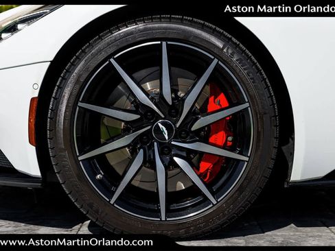 Used 2019 Aston Martin DB11 Volante image 41