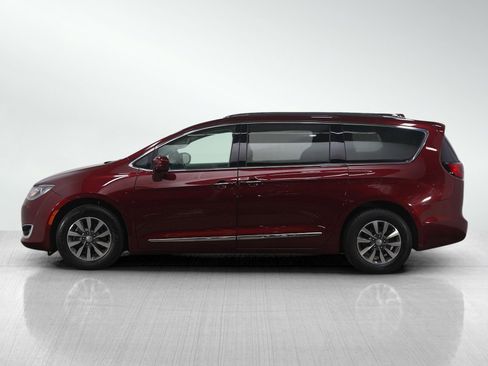 Used 2020 Chrysler Pacifica Touring-L Plus image 2