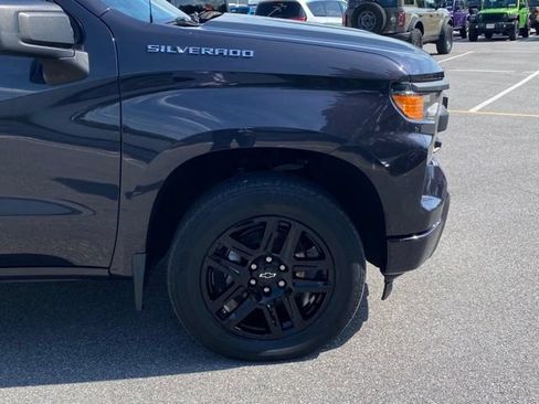 Used 2023 Chevrolet Silverado 1500 Custom AWD/4WD image 10