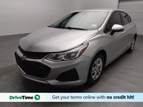 Used 2019 Chevrolet Cruze LS FWD image 1
