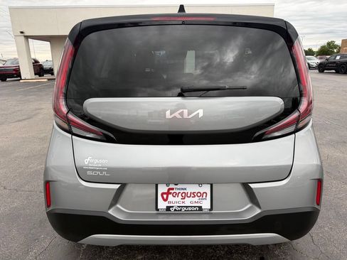 Used 2023 Kia Soul LX w/ LX Technology Package FWD image 12