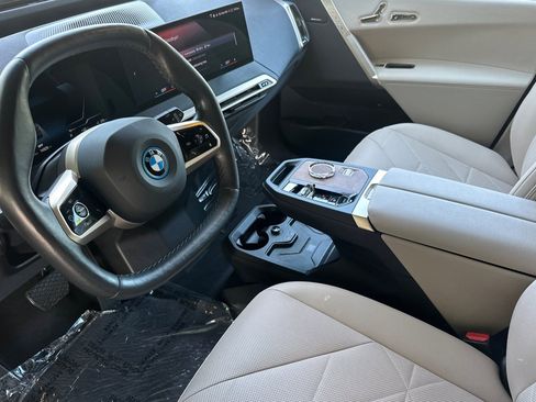 Certified 2023 BMW iX xDrive50 w/ Premium Package AWD/4WD image 11