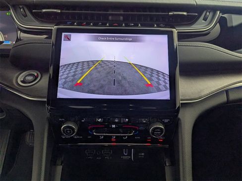 Used 2023 Jeep Grand Cherokee Overland image 23