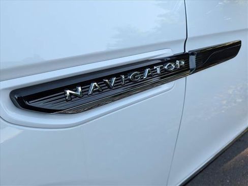 Certified 2024 Lincoln Navigator Black Label AWD/4WD image 10