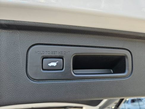 Used 2024 Honda Pilot EX-L image 8