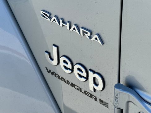 New 2024 Jeep Wrangler Sahara image 27
