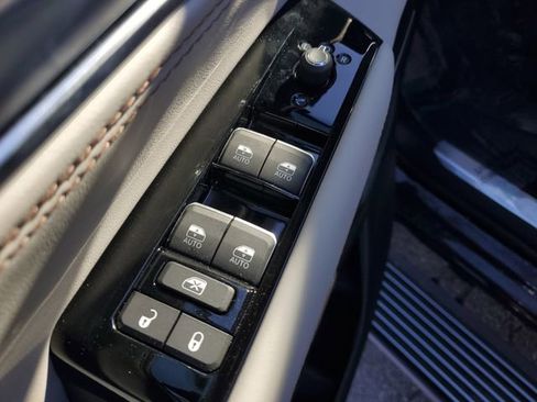 New 2026 Jeep Grand Wagoneer Summit image 23