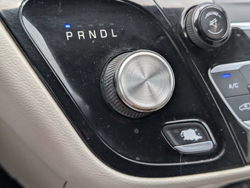 Used 2017 Chrysler Pacifica Touring FWD image 21