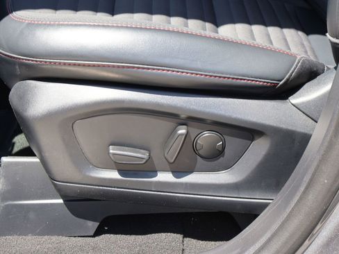 Used 2025 Ford Explorer ST-Line w/ ST-Line Street Pack AWD/4WD image 25