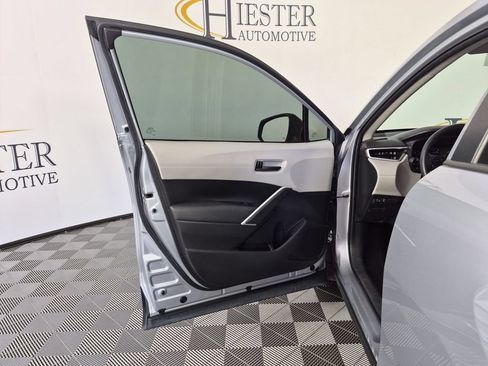 Used 2023 Toyota Corolla Cross L FWD image 14