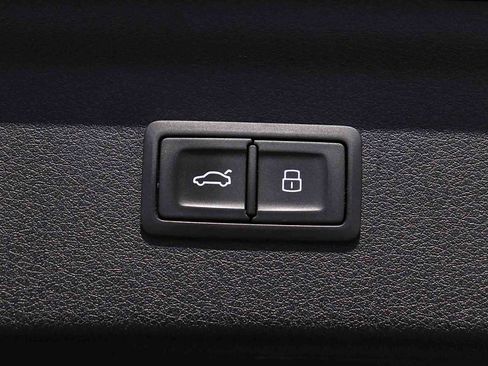 Used 2018 Audi Q3 2.0T Premium Plus w/ Premium Plus Package image 41