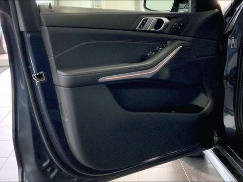 Used 2022 BMW X5 xDrive40i w/ M Sport Package AWD/4WD image 23