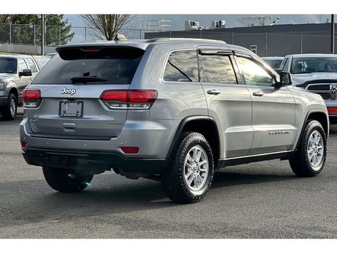 Used 2020 Jeep Grand Cherokee Laredo image 5