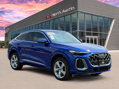 Used 2025 Audi Q5 Premium Plus w/ Premium Plus AWD/4WD image 4