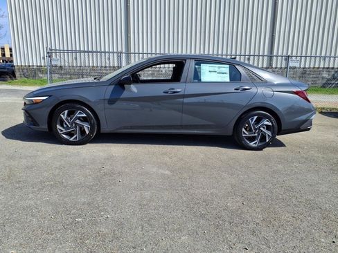 New 2025 Hyundai Elantra Sport FWD image 2