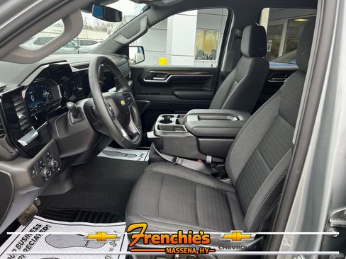 Used 2023 Chevrolet Silverado 1500 LT AWD/4WD image 12