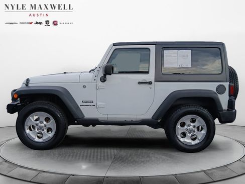 Used 2017 Jeep Wrangler Sport AWD/4WD image 13