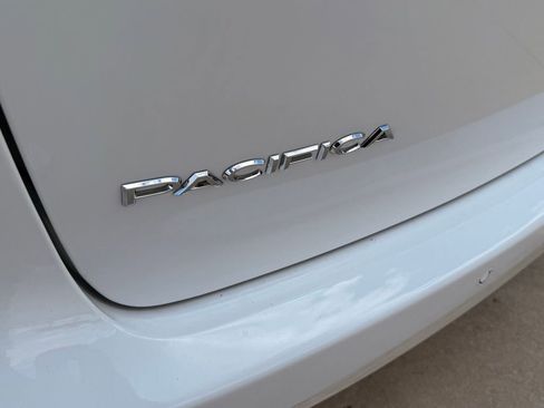 New 2026 Chrysler Pacifica Select image 34