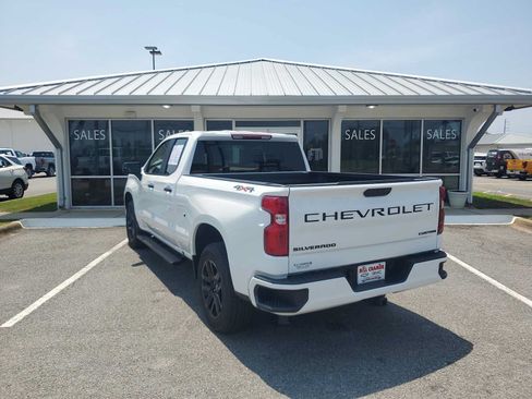 Used 2026 Chevrolet Silverado 1500 Custom w/ LPO, Dark Essentials Package AWD/4WD image 15