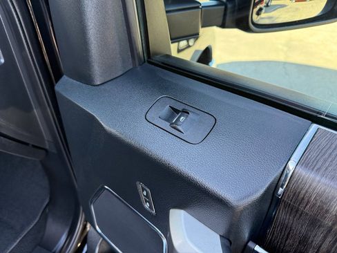 Used 2021 Ford F250 Lariat image 27